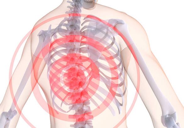 Hrudná osteochondróza je sprevádzaná dorsagom - akútnou bolesťou, ktorá obmedzuje svaly